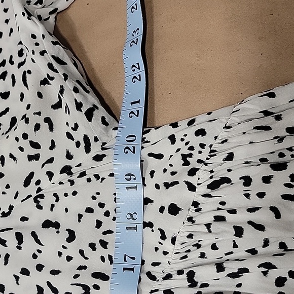 Stelen, Size M White with Black Spotted Pattern Tiered, Ruffled V Neck Dress - Picture 6 of 10